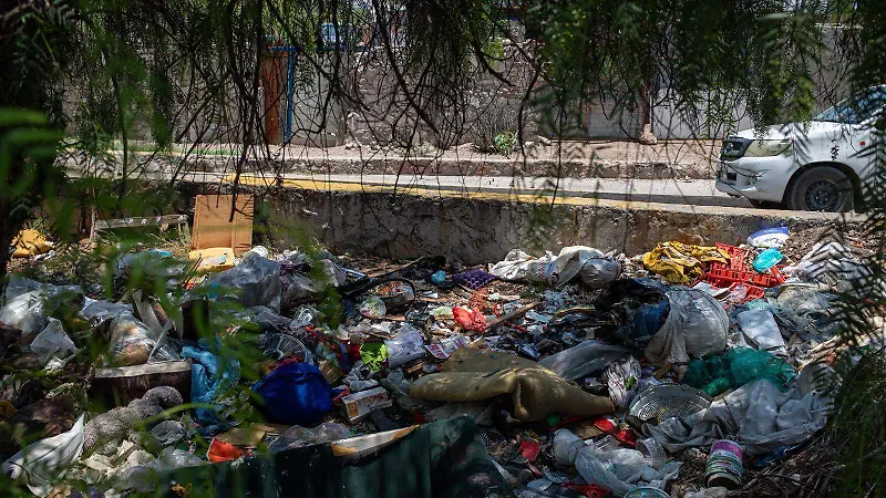 refugios improvisados en el Río Santiago